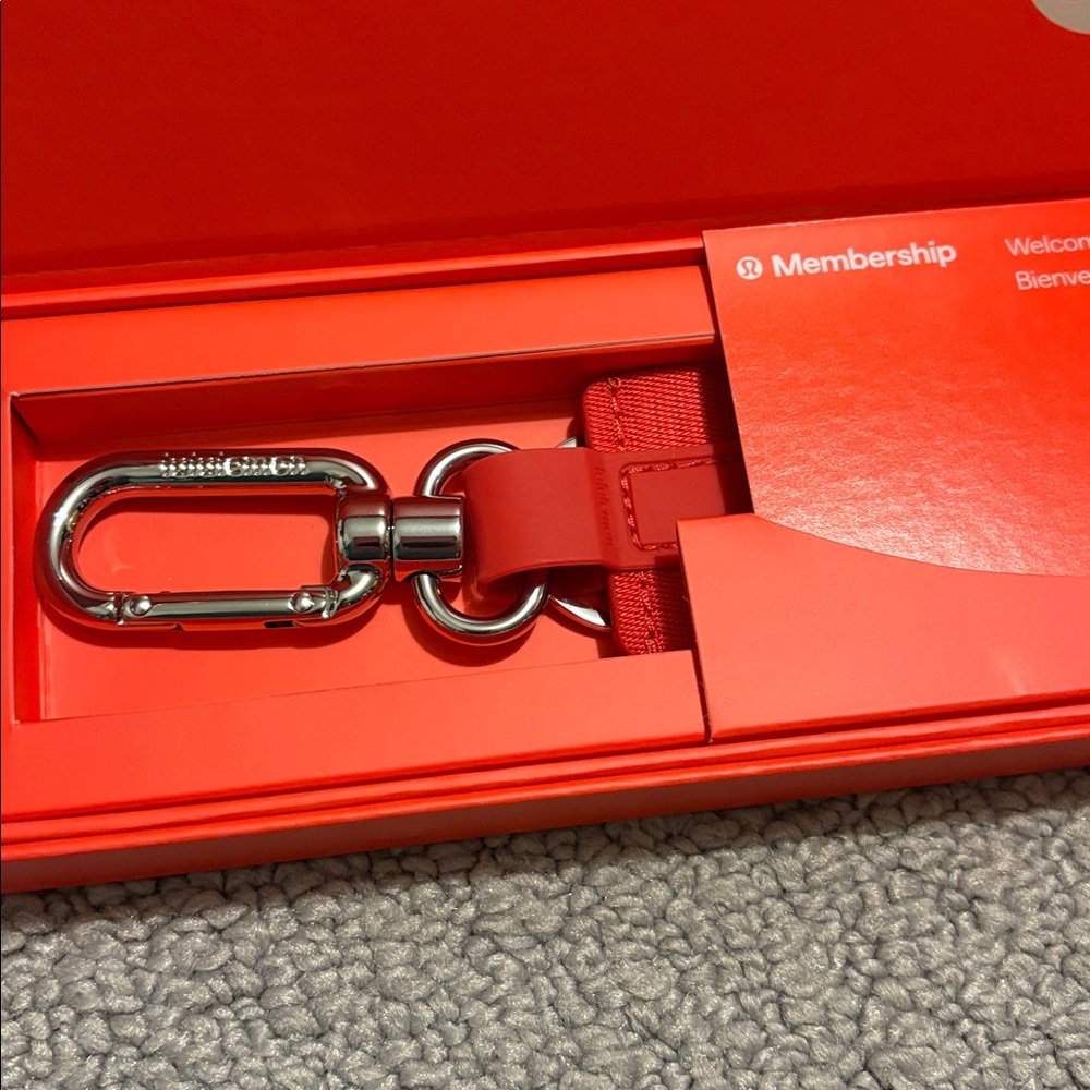 Lululemon key chain - Picture 4 of 4